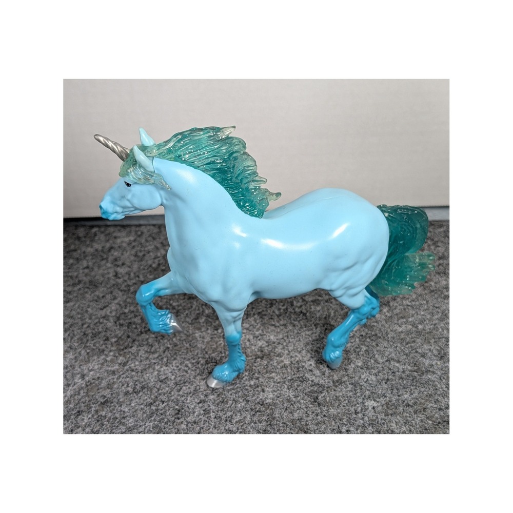 Breyer Paddock Pals Unicorn Blue Glitter Translucent Mane Tail Figure 112023THND